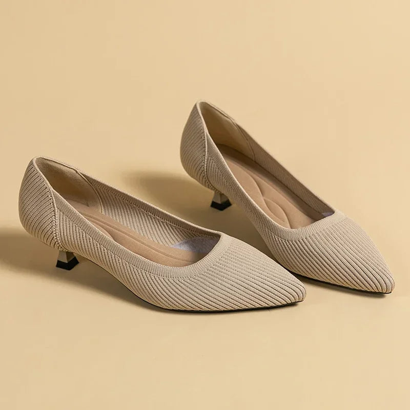 Meret | Damen Kitten Heel Pumps Spitze Slip-on - Taupe - Image 3