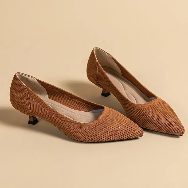Meret | Damen Kitten Heel Pumps Spitze Slip-on - Taupe - Image 5