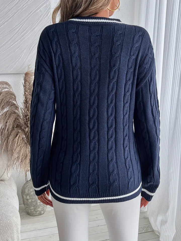 Merewyn | Damen Strickpullover V-Ausschnitt Zopfmuster - Navy - Image 5