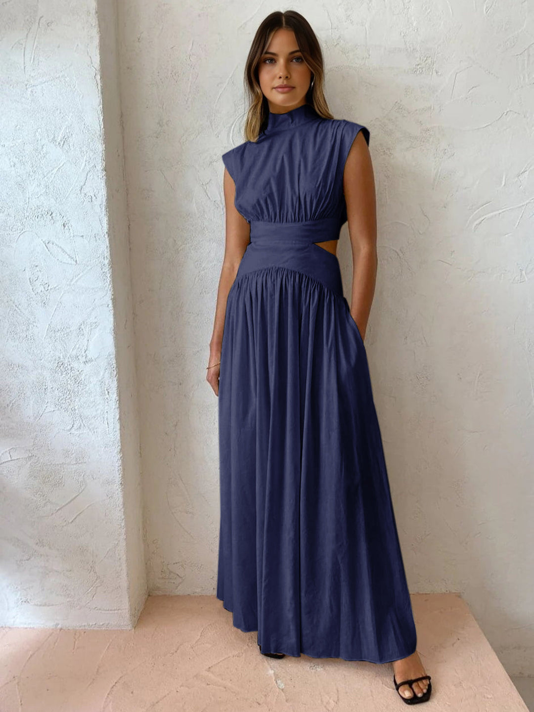 Alba | Damen Maxikleid mit Cut-Out, Stehkragen ärmellos elegant