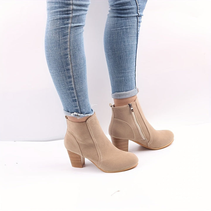 Nora | Damen Ankle Boots mit Blockabsatz, 68 Zeichen - Beige - Image 6