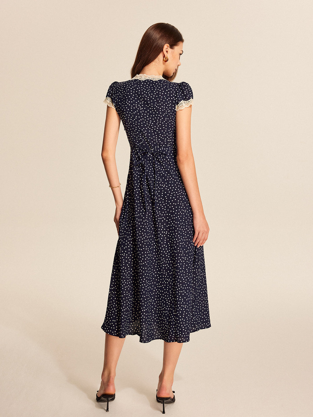Amelie | Damen Midikleid Punkte mit Spitzenbesatz, tiefer V-Ausschnitt