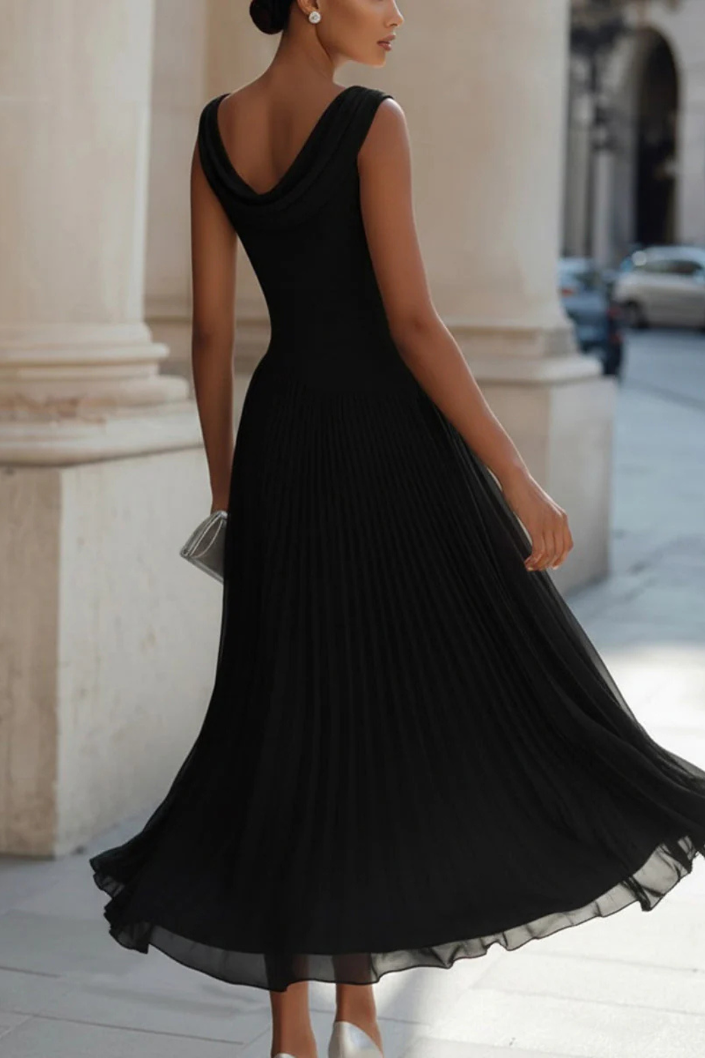 Seraphita | Damen Drapiertes Ärmellos Plissee Midikleid - White - Image 9