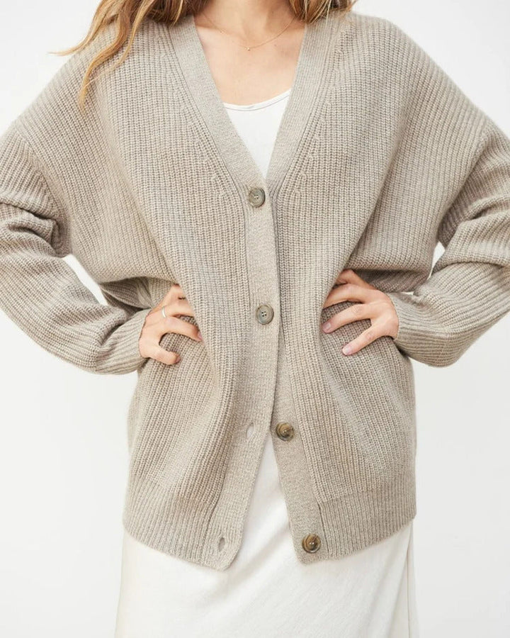 Solveig | Damen Oversize Strickjacke mit V-Ausschnitt - Taupe - Image 2