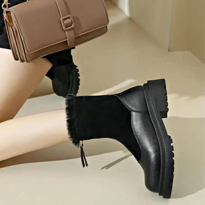 Svea | Damen Winterstiefel mit Fellrand und Profilsohle - Brown - Image 13
