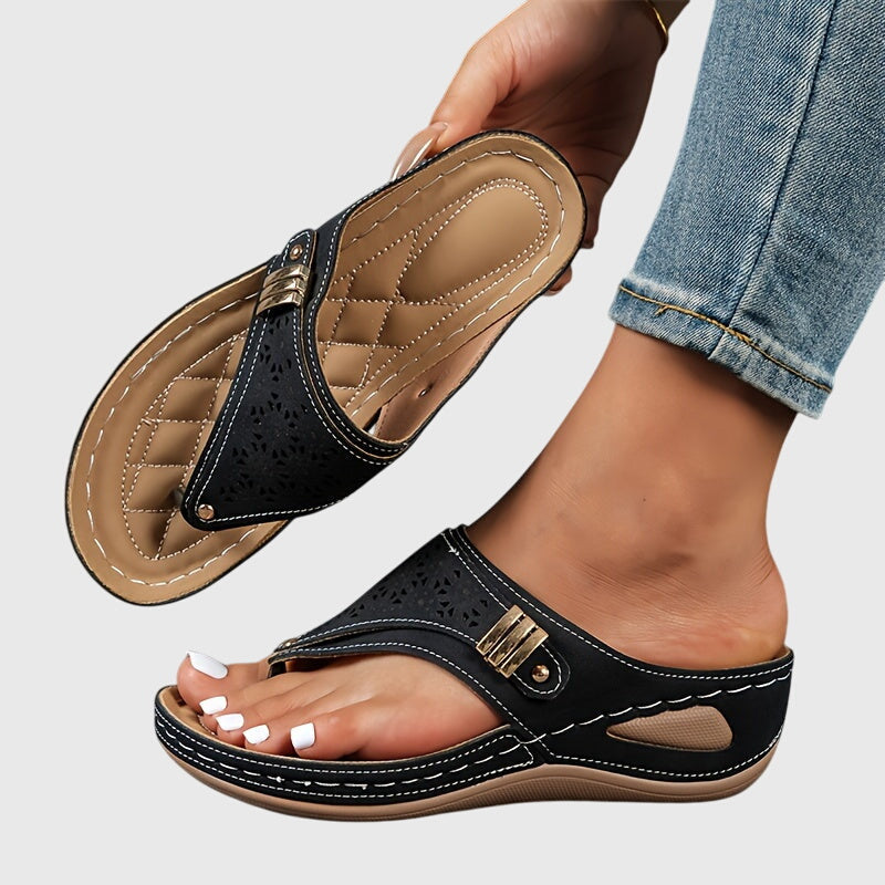 Tabitha | Damen Bequeme Sandalen mit Zehensteg - Brown - Image 4