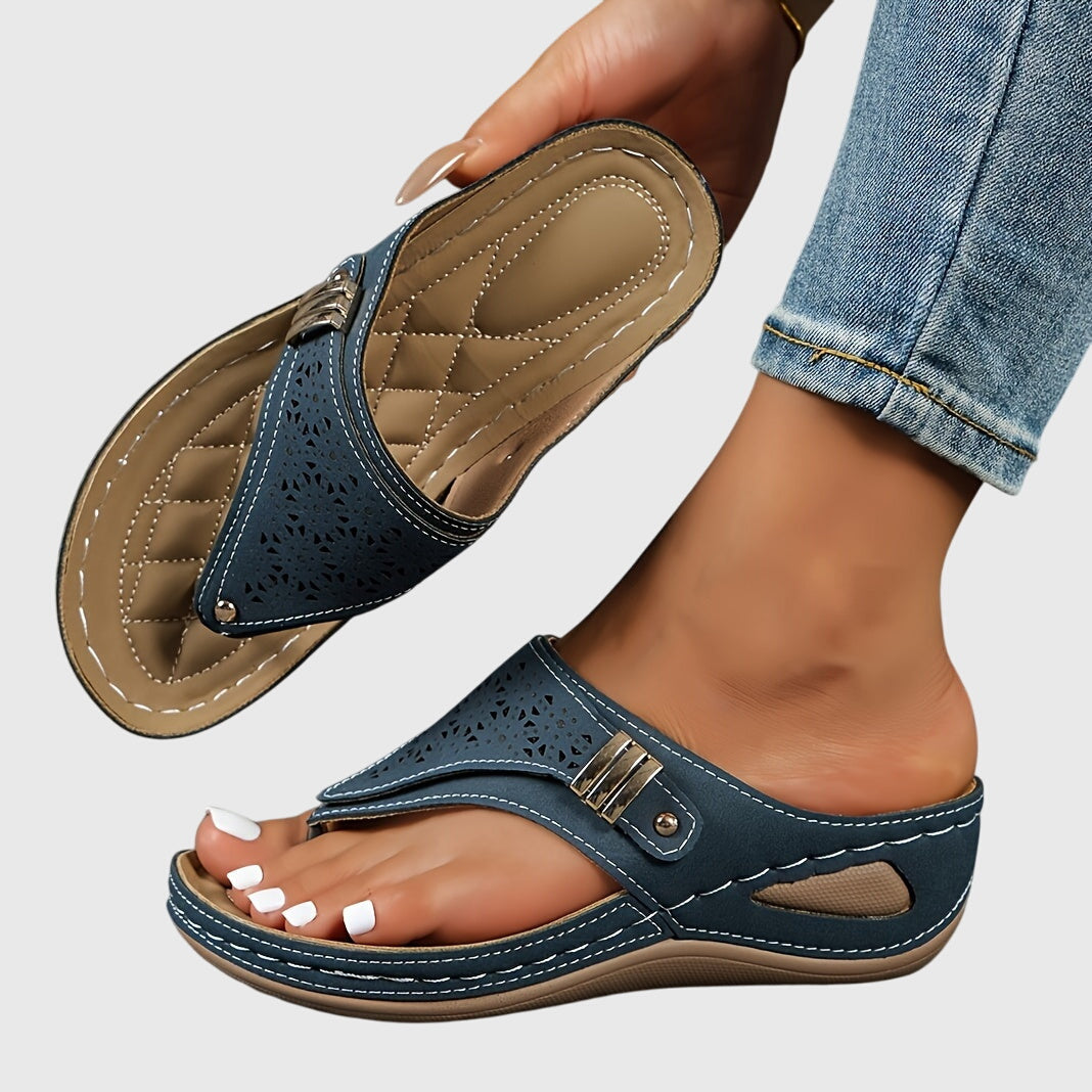 Tabitha | Damen Bequeme Sandalen mit Zehensteg - Brown - Image 6