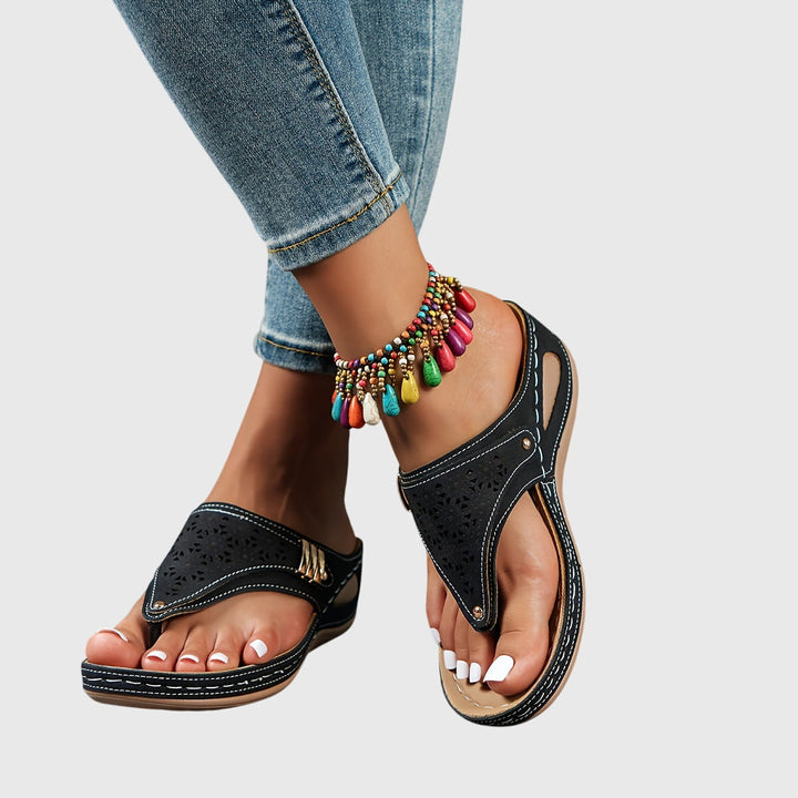 Tabitha | Damen Bequeme Sandalen mit Zehensteg - Brown - Image 9