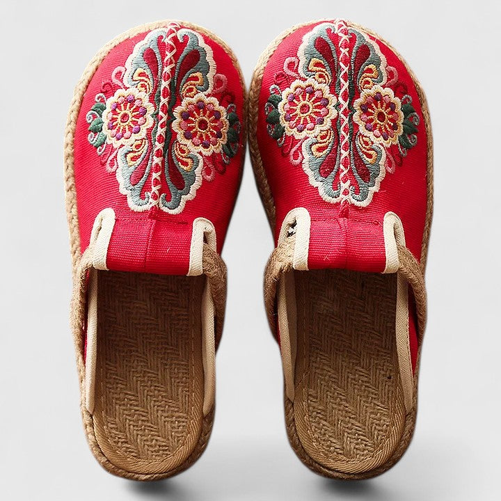 Tatjana | Damen Bestickte Pantoletten Floral - Red - Image 1