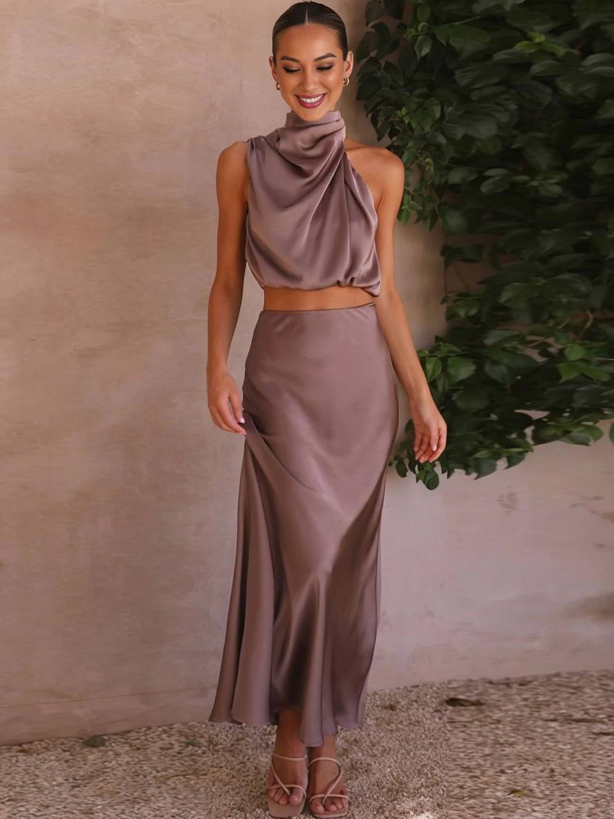 Tindra | Damen Neckholder Zweiteiler Crop Top Maxirock - Brown - Image 20