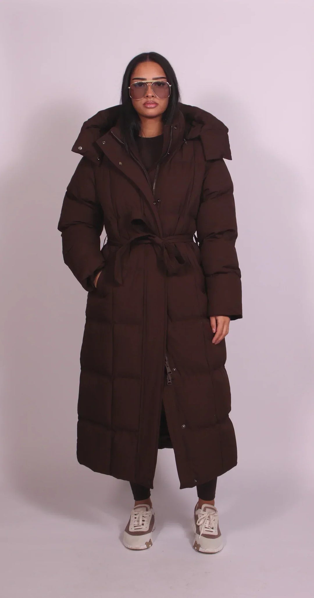 Valduna | Damen Langer Steppmantel mit Kapuze - Dark Brown - Image 1
