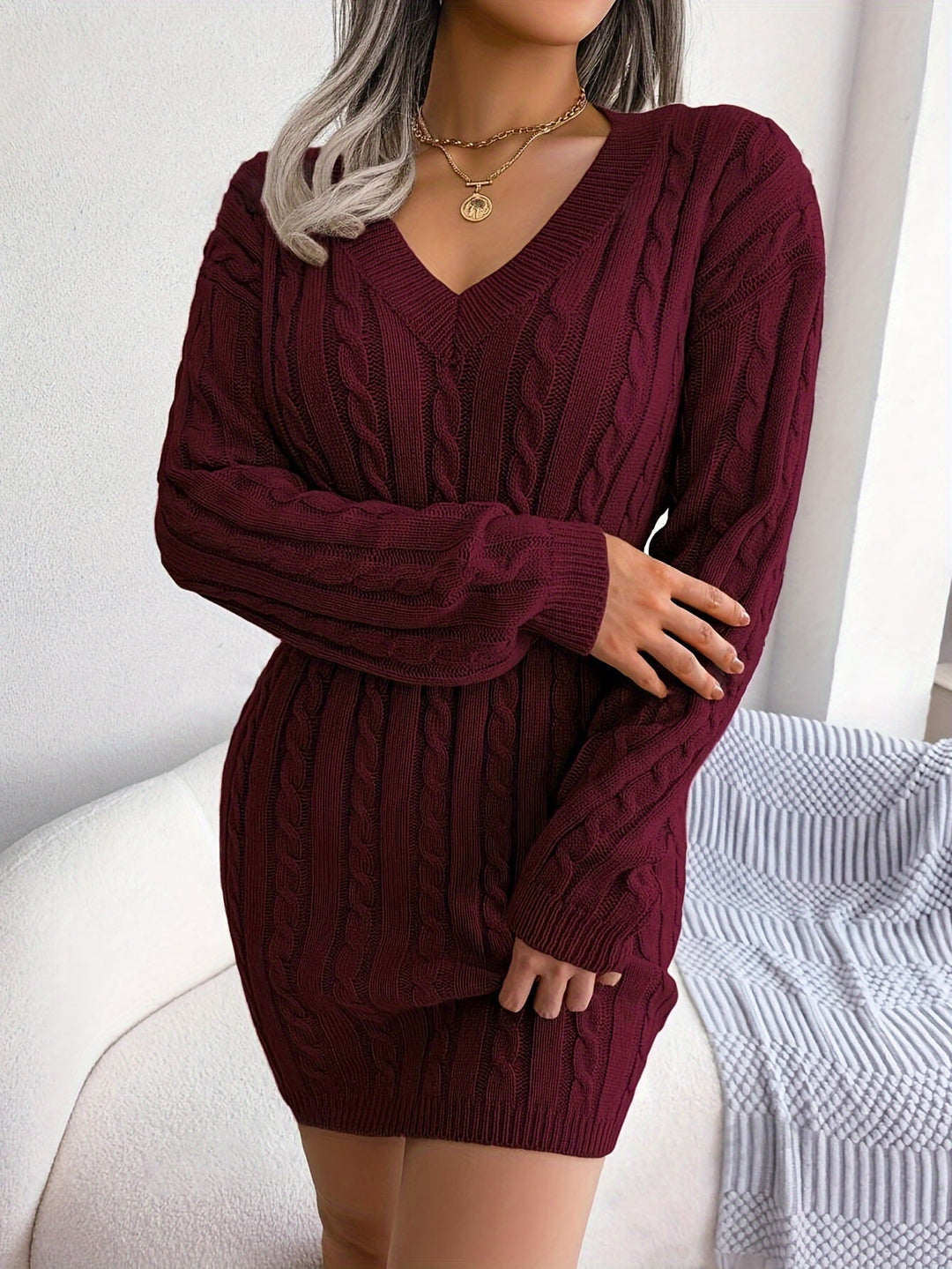 Veldra | Damen Strickkleid mit Zopfmuster Peplum - Burgundy - Image 3