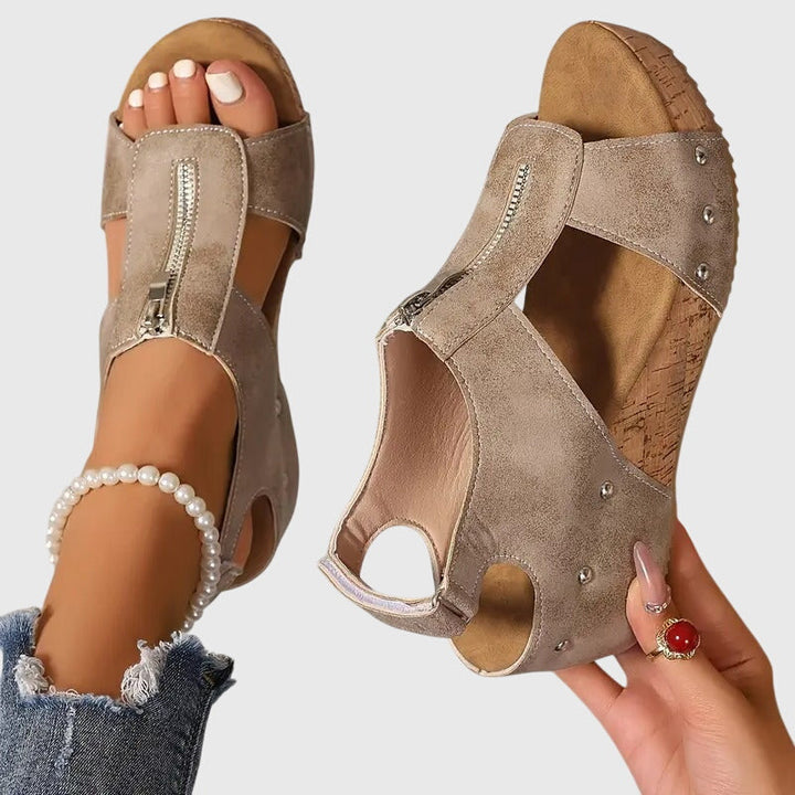 Wilhelmina | Damen Orthopädische Sandalen mit Reißverschluss - Black - Image 2