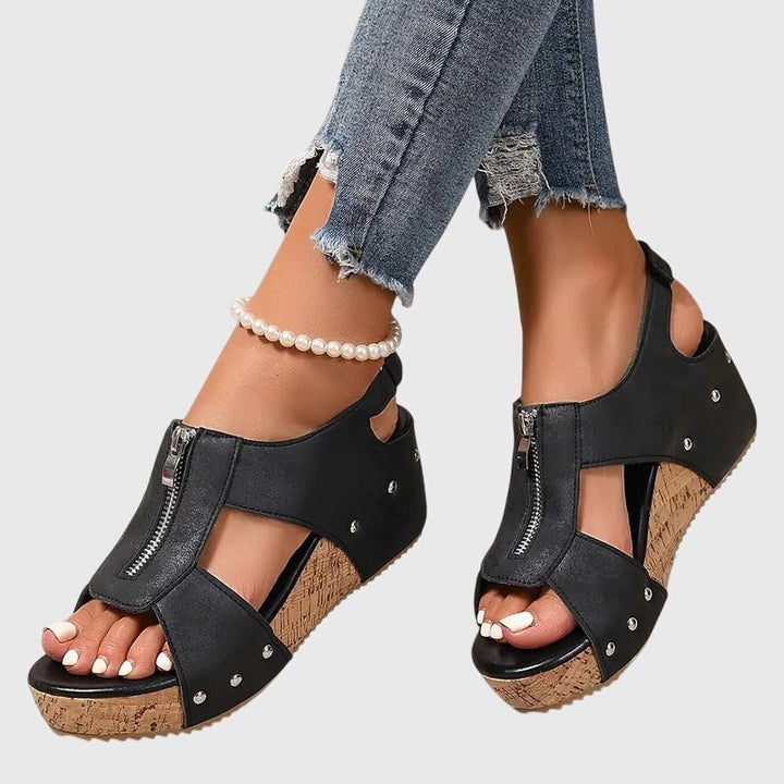 Wilhelmina | Damen Orthopädische Sandalen mit Reißverschluss - Black - Image 4