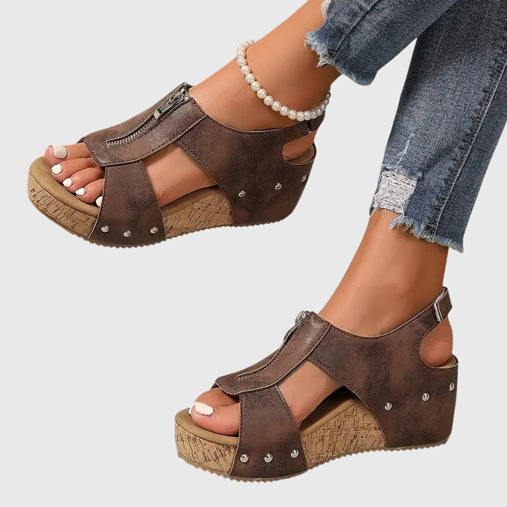 Wilhelmina | Damen Orthopädische Sandalen mit Reißverschluss - Black - Image 6