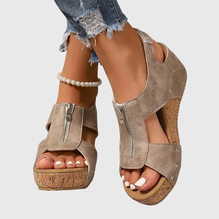 Wilhelmina | Damen Orthopädische Sandalen mit Reißverschluss - Black - Image 7