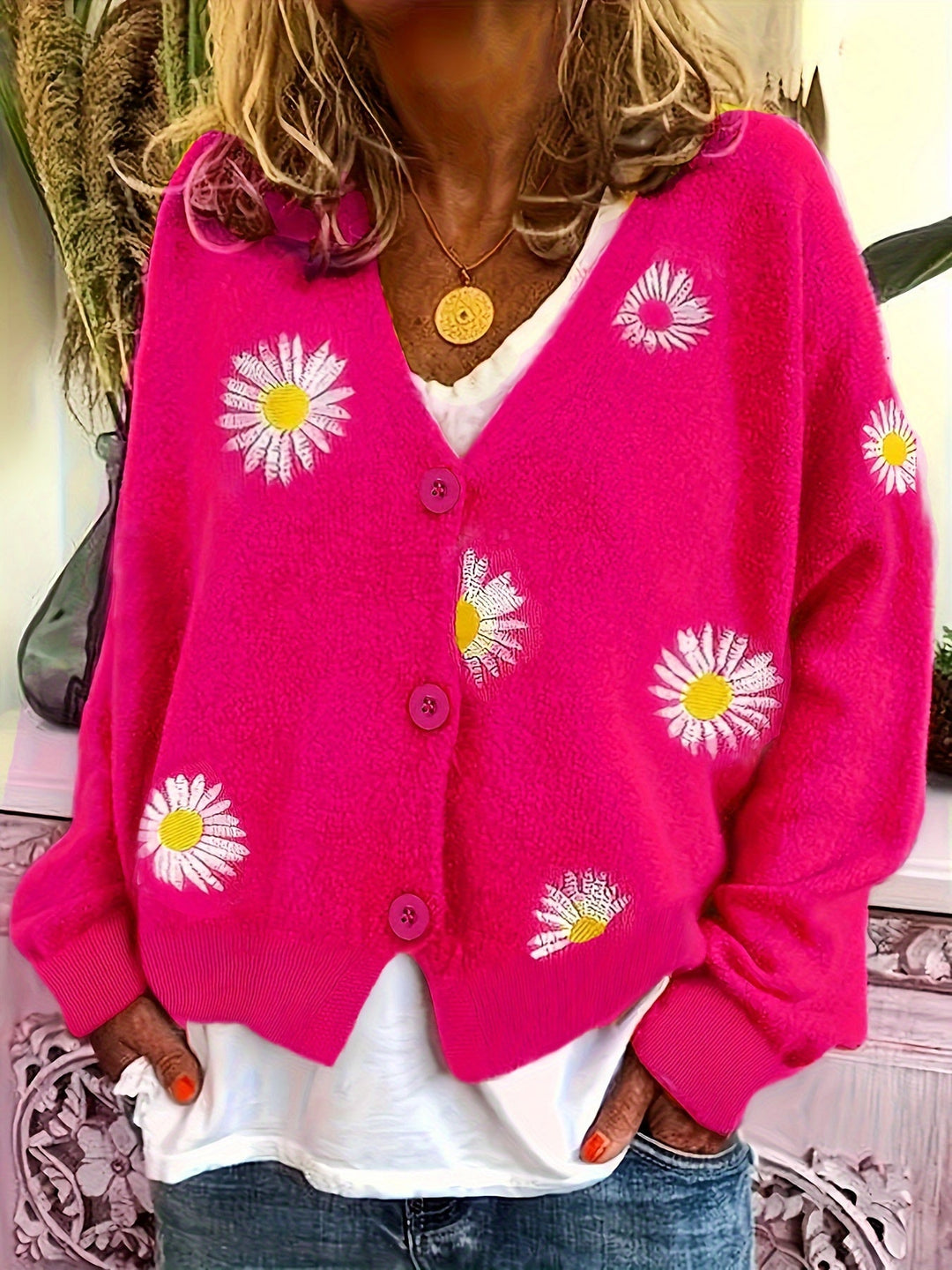 Wilteke | Damen Strickjacke mit Gänseblümchen-Stickerei - Green - Image 2