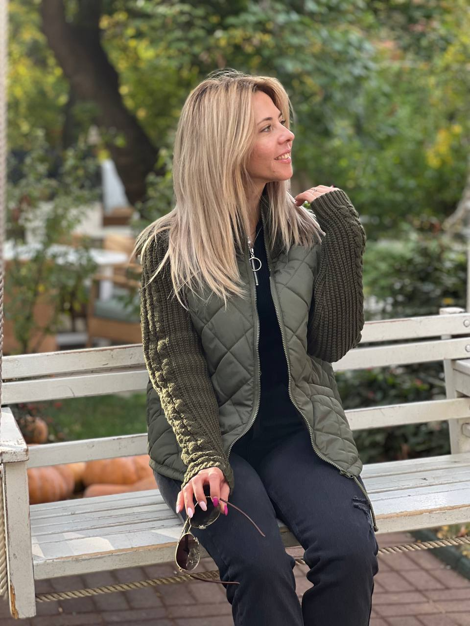 Wiltrud | Damen Steppjacke mit Strickärmeln - Light Grey - Image 4