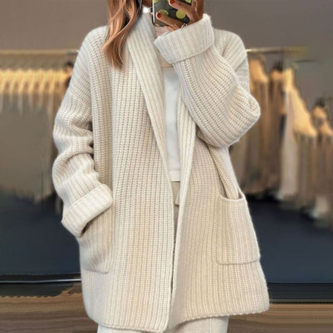 Wulfhild | Damen Oversize Strickjacke mit Taschen - Cream - Image 1