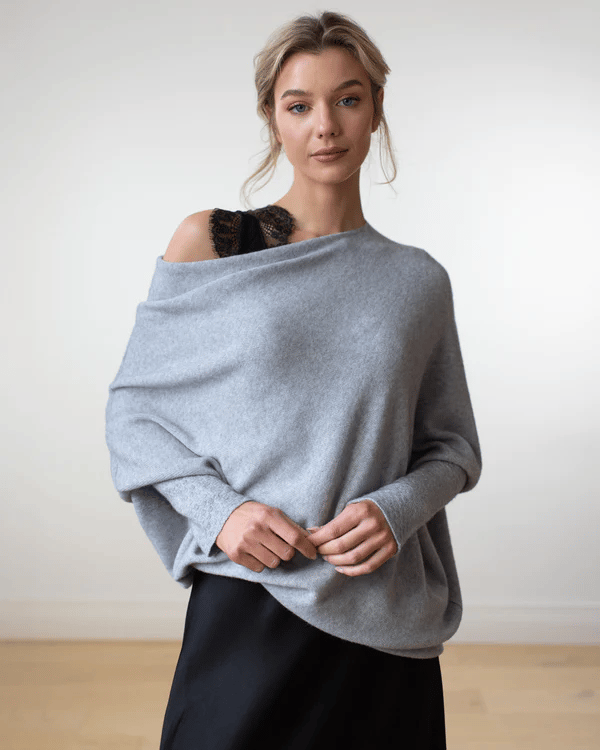 Xanthe | Damen Asymmetrischer Off-Shoulder Pullover - Grey - Image 1